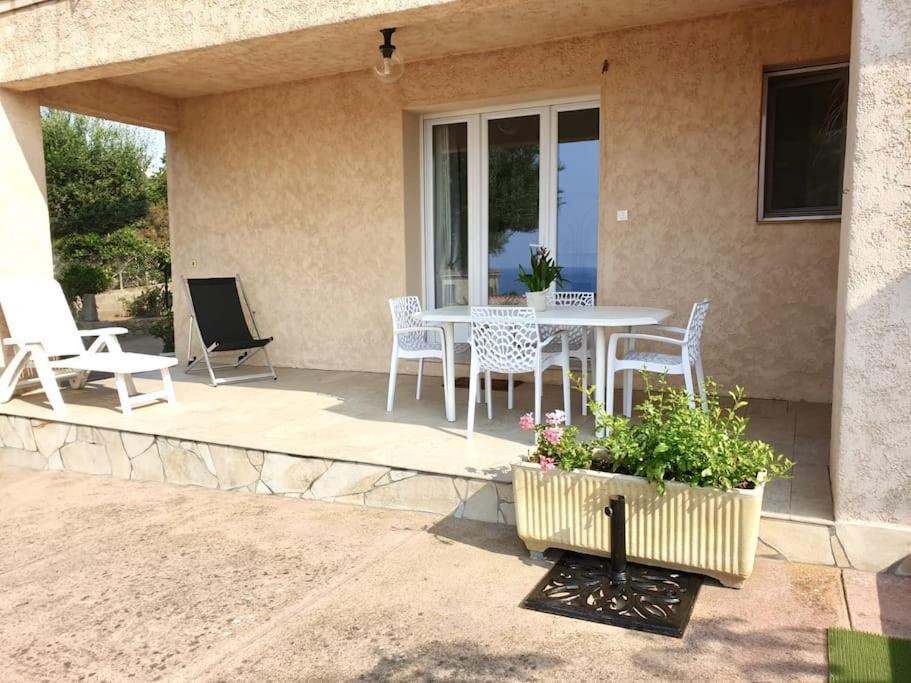Appartement En Rez De Villa Vue Mer Монтичело Екстериор снимка